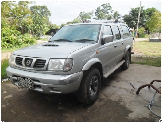นิสสัน ฟรอนเทียร์ 4 ประตู
