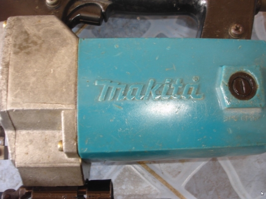 เลื่อยฉลุไฟฟ้า ยี่ห้อ makita รุ่น 4300BV 390 วัตต์