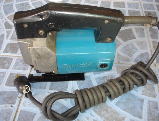 เลื่อยฉลุไฟฟ้า ยี่ห้อ makita รุ่น 4300BV 390 วัตต์