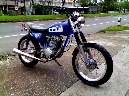 หนุ่ม ปราจีน : ขาย GL250 แต่งแทร็กเกอร์ สวยๆ ทะเบียนพร้อม