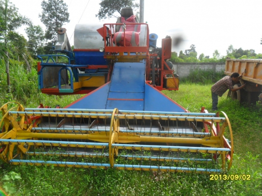 ขายรถเกี่ยวข้าววิชาญการช่าง