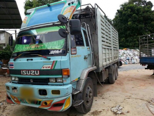 รถอีซูซุ 10 ล้อ รั่ว FVM 195 แรงม้า. สนใจติดต่อ 081 - 6079515