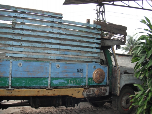 6 ล้อ หัวยาว เครื่อง 185 แรง เครื่อง ฮีโน่ HO7C  เกียร์ ฮีโน่ 7 เกียร์ เฟืองท้าย มิตซู พวงมาลัยพาวเวอร์ เบรกทรีฟี่ ยางหน้าใหม่ 2 เส้น ไม่มีเล่ม ขายตามสภาพ