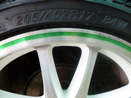 ขายแม๊ก 17 นิ้ว ใส่ 4 รู 100/114 พร้อมยางปี 2012 (ส่งได้ทั่วไทย) ขายแม๊ก 17 นิ้ว ใส่ 4 รู 100/114 พร้อมยางปี 2012 (ส่งได้ทั่วไทย)