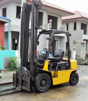 ขายฟอร์คลิฟท์ นิสสันดีเซล 2.5 ตัน เสา 5 เมตร  081-3535-948