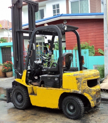 ขายฟอร์คลิฟท์ นิสสันดีเซล 2.5 ตัน เสา 5 เมตร  081-3535-948