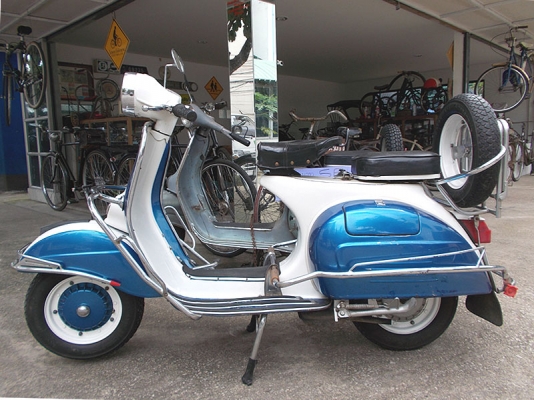 ขายรถ VESPA SPRINT V-150 รถสวยพร้อมใช้เครื่องดีทะเบียนพร้อมโอน มีรูปครับ