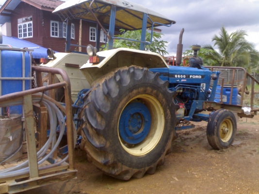 ขายรถไถ ฟร์อด 6600 พร้อมผานดันหน้า ผาน7ของCMT เอกสารอินวอย