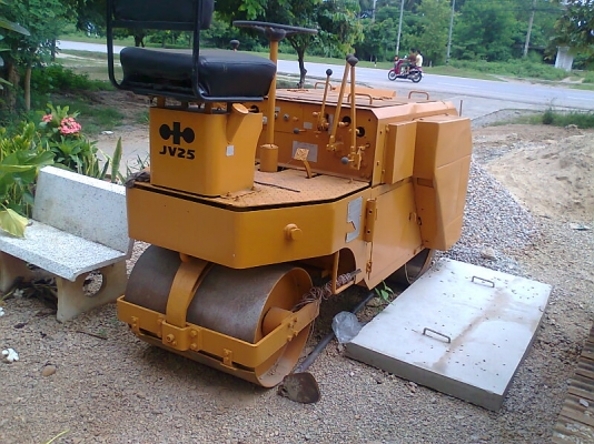 รถบดอัด สั่นสะเทือน KOMATSU JV25-1 รถสวยกิ๊บ พร้อมใช้งาน