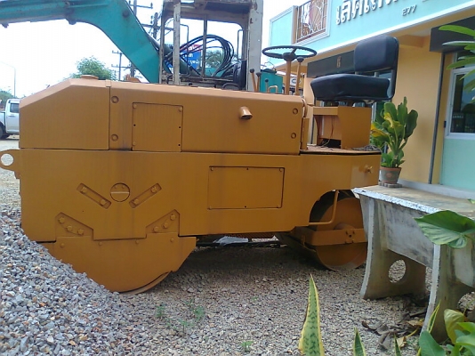 รถบดอัด สั่นสะเทือน KOMATSU JV25-1 รถสวยกิ๊บ พร้อมใช้งาน