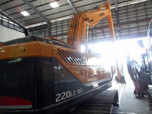 220-LC9S รถขุดใหม่บูมยาว15เมตร จากเกาหลี รุ่นขายดี ทนดี ประหยัดดี ครับ