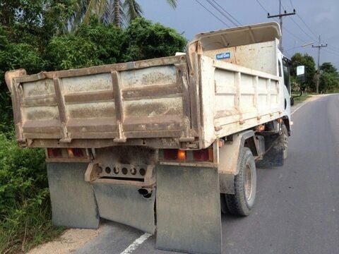 รถอีซูซุ 6 ล้อดั้ม NPR 150 แรงม้า ปี 54 สนใจติดต่อ 081 - 6079515 รถอีซูซุ 6 ล้อดั้ม NPR 150 แรงม้า ปี 54 สนใจติดต่อ 081 - 6079515