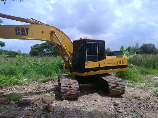 รถแบคโฮ CAT E200 B รถสวย พร้อมใช้งาน มีเล่มทะเบียน ราคาต่อรองได้.