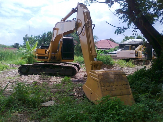 รถแบคโฮ CAT E200 B รถสวย พร้อมใช้งาน มีเล่มทะเบียน ราคาต่อรองได้.