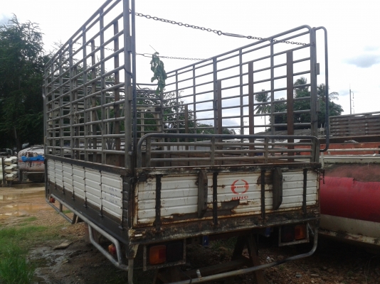 กะบะคอกเหล็ก