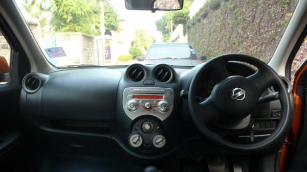 Nissan March 1.2  ปี'10 รถเดิมทั้งคัน