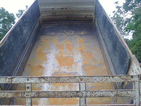 รถอีซูซุ 6 ล้อดั้ม NQR  175 แรงม้า ปี 49 ( รถวิ่ง 2xx,xxx กม. ) สนใจติดต่อ   081 - 6079515