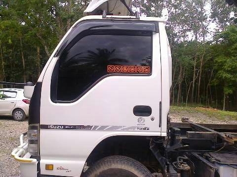 รถอีซูซุ 6 ล้อดั้ม NQR  175 แรงม้า ปี 49 ( รถวิ่ง 2xx,xxx กม. ) สนใจติดต่อ   081 - 6079515