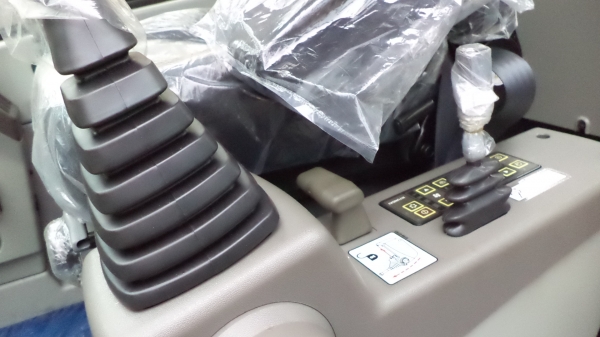 R80-7 รถขุดใหม่ จากเกาหลี รุ่นขายดี ทนดี ประหยัดดี ครับ