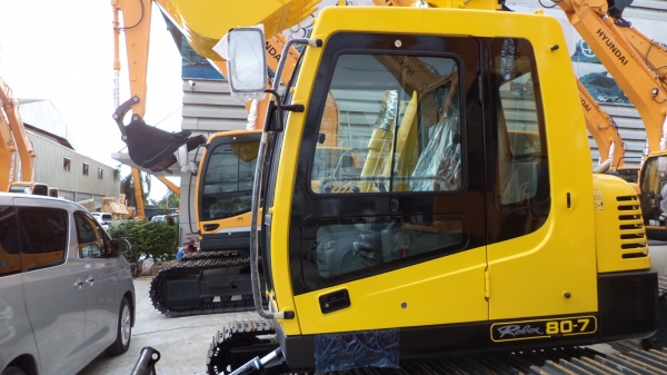 R80-7 รถขุดใหม่ จากเกาหลี รุ่นขายดี ทนดี ประหยัดดี ครับ