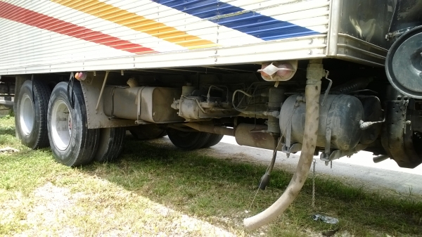 10ลัอตู้เย็น FL1J  260แรง รถสวย สภาพดี..