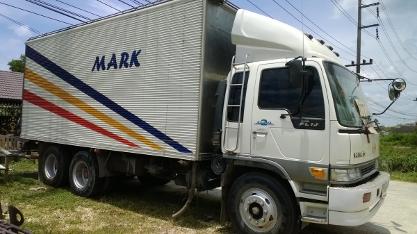 10ลัอตู้เย็น FL1J  260แรง รถสวย สภาพดี..