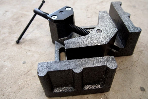 แคล้มจับฉาก