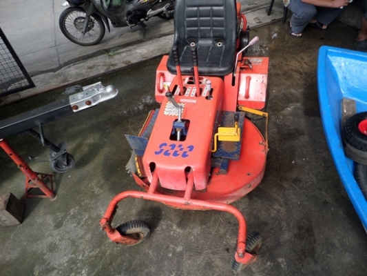 รถตัดหญ้า นั่งขับ มิตซูบิชิ SRM 821 A