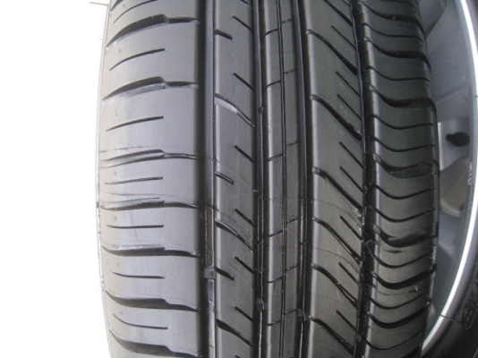 ขายล้อแม็ก Honda city ป้ายแดง 15"x5.5" et45 4รู100 + ยาง ปี 13  สนใจติดต่อเล็กคลองสามครับ (081-3747940)