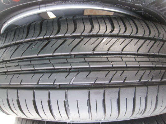 ขายล้อแม็ก Honda city ป้ายแดง 15"x5.5" et45 4รู100 + ยาง ปี 13  สนใจติดต่อเล็กคลองสามครับ (081-3747940)