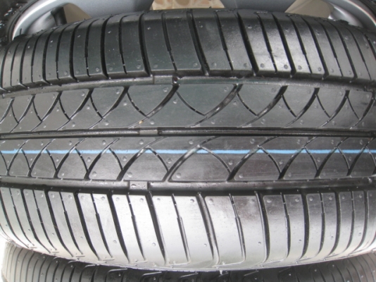 ขายล้อแม็ก Nissan march ป้ายแดง 15"x5.5" et50 4รู100 +ยางปี 12,2เส้นและ13,2 เส้น ตุ่มและสีที่หน้ายางยังมีอยู่ทุกเส้นครับ สนใจติดต่อเล็กคลองสามครับ (081-3747940)