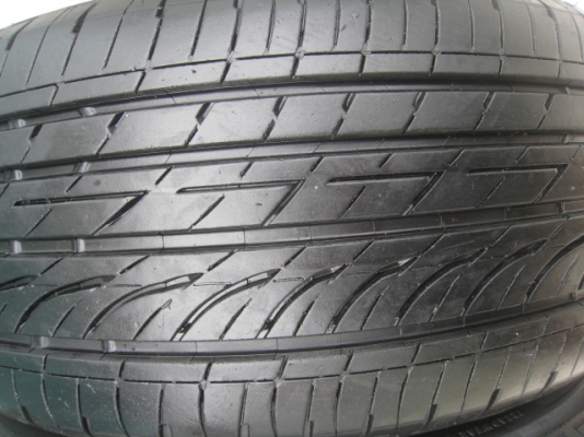 ขายยาง Bridgestone Turanza gr-90 225/50 r17 ปี1712 สนใจติดต่อเล็กคลองสาม (081-3747940)
