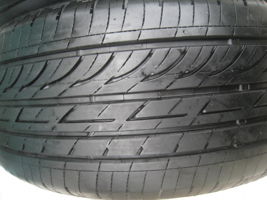 ขายยาง Bridgestone Turanza gr-90 225/50 r17 ปี1712 สนใจติดต่อเล็กคลองสาม (081-3747940)
