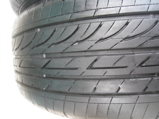 ขายยาง Bridgestone Turanza gr-90 225/50 r17 ปี1712 สนใจติดต่อเล็กคลองสาม (081-3747940)