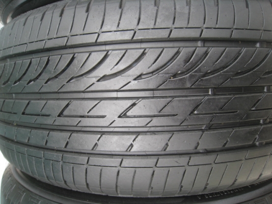 ขายยาง Bridgestone Turanza gr-90 225/50 r17 ปี1712 สนใจติดต่อเล็กคลองสาม (081-3747940)