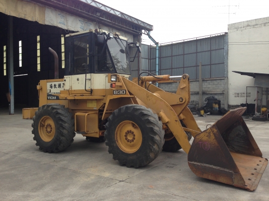 ขายรถตักล้อยาง TCM 830-2