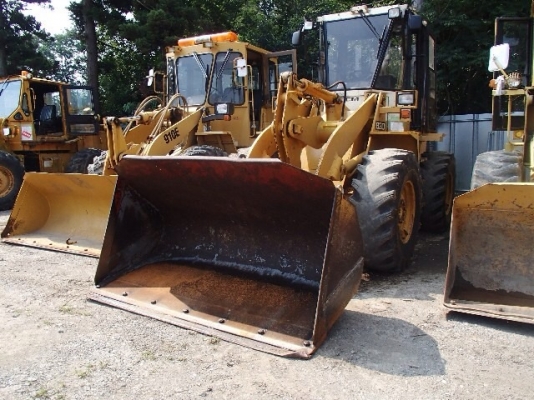 ขายรถตักล้อยาง TCM 830-2