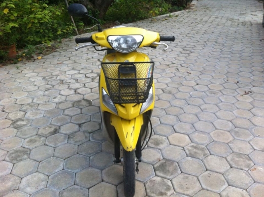YAMAHA MIO สีเหลือง ทะเบียน พร้อมโอน เพียง6900บาท เท่านั้น YAMAHA MIO สีเหลือง ทะเบียน พร้อมโอน เพียง6900บาท เท่านั้น