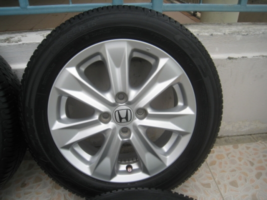 ขายล้อแม็ก Honda jazz 15"x5.5" et45 4รู100 +ยาง ปี3612 สนใจติดต่อเล็กคลองสามครับ (081-3747940)