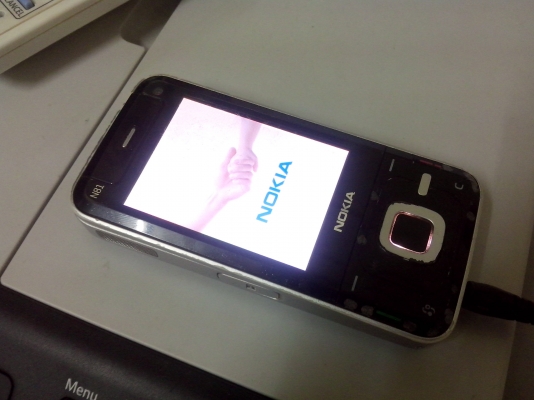 Nokia N81 ยกกล่อง ครับ มี wifi สภาพตามรูป จัดส่งทั่วประเทศครับ