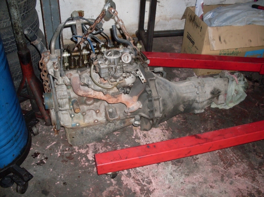 ขายเครื่องพร้อมเกียร์ datsun a12 +ทะเบียน และกียร์ห้าเกียร์a14