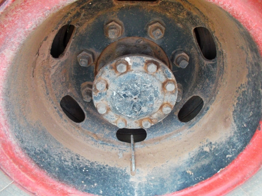 ขายด่วนรถสิบล้อดิสันวางเครือง195แรงม้าวางหัวร๊อกกี้