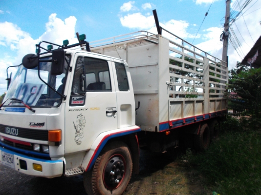 ขายด่วนรถสิบล้อดิสันวางเครือง195แรงม้าวางหัวร๊อกกี้