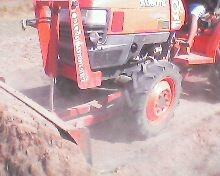 ขายรถไถL2808พร้อมใช้มีเล่มทะเบียนอุปกรครบหมดราคาคุยกันได้