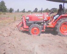 ขายรถไถL2808พร้อมใช้มีเล่มทะเบียนอุปกรครบหมดราคาคุยกันได้