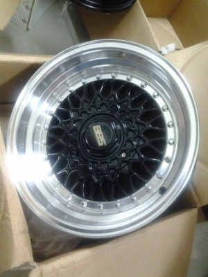 ล้อแม็กแนวเรโทรใส่เก๋ง  ใหม่แกะกล่อง มีหลายชุด ราคาเบาๆ