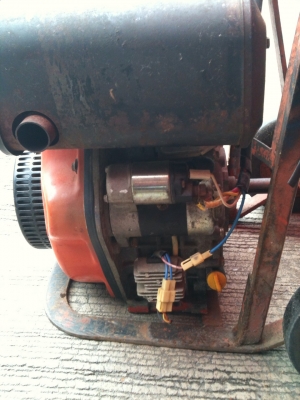 ขายเครื่องยนต์ดีเซล ไดร์สตาร์ท เพลา 1 นิ้ว สภาพตามรูปครับ 12,000 บาทครับ (มีคลิปการทำงาน)