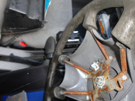 ขายซากนิสันเครื่อง 1600 cc เกียรออโต้ พวงมาลัย เพาเวอร์ ขายซากนิสันเครื่อง 1600 cc เกียรออโต้ พวงมาลัย เพาเวอร์