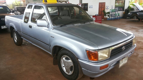 ขาย กระบะแค็ปเครื่องแน่นๆ TOYOTA ไมตี้ โป่งหน้า-หลังแท้ ปี40/97 เครื่องเดิมๆ แรงจริง แห้งกริ๊ปไม่มีเยิ้มไม่มีหลวม เกียร์ดีไม่มีหลุดช่วงล่างแน่น คัสซีสวยเดิมไม่ผุไม่ดาม กระบะพื้นไม่ผุ หัวสวยภายในสวยมาก คอนโซลครบ พ.ธรรมดา แอร์เย็น ยางสวย4เส้น รถเคลียร์สีมา