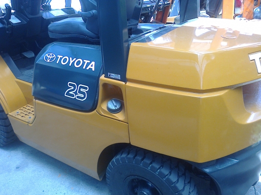 ขายtoyota7fd25เสาสูง4เมตรเกียร์ออโต้